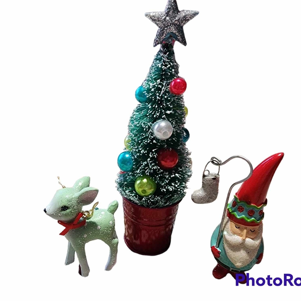 Vintage Christmas / Holiday decor. Set of 3